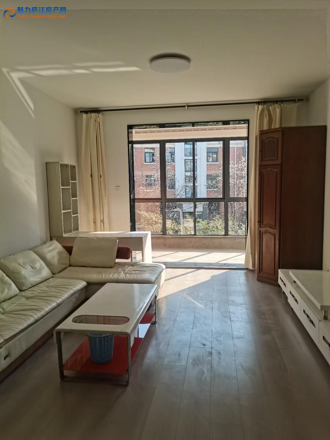 出租，阳光花园，精装，94平方，2室2厅1卫，挂式空调2台，冰箱1台，洗衣机1台