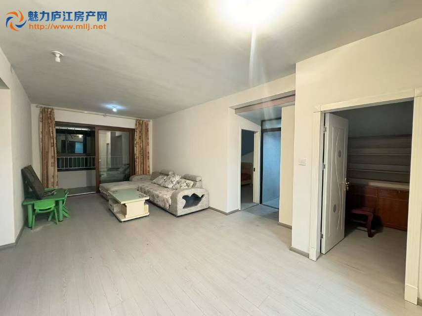 出租 西江越拎包入住电梯3室2厅1卫，家电家具齐全，12500/年，包物业费